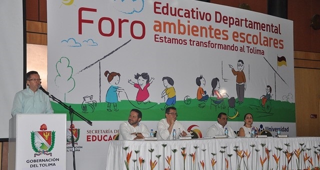 Se llevó a cabo, en el centro de convenciones Alfonso López Pumarejo, el Foro Educativo Departamental sobre ambientes escolares.