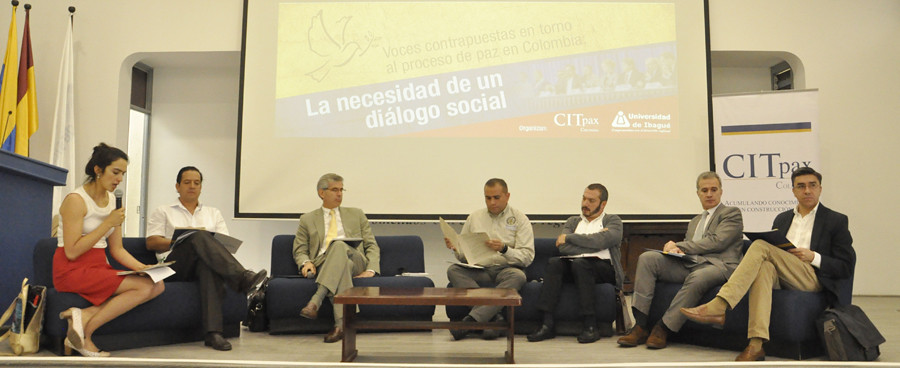 Foro Voces contrapuestas en torno al proceso de paz en Colombia 2016