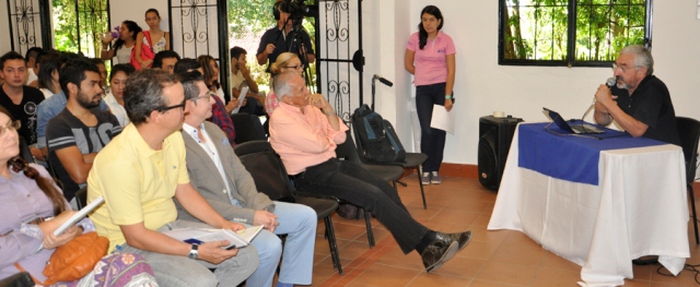 En La Casona de la Universidad de Ibagué se efectuó la primera jornada de los conversatorios 'El valor de lo nuestro. Diálogos de memoria colectiva'.