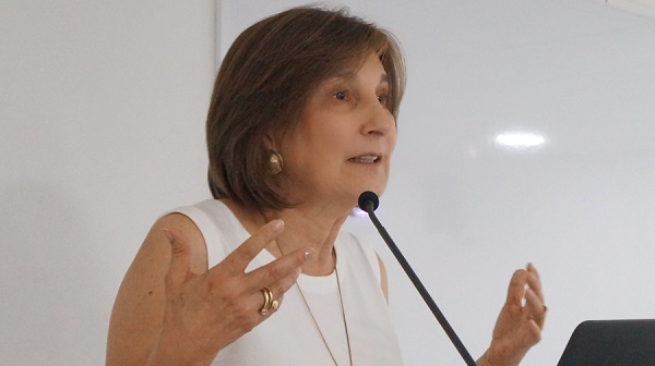 En la Universidad de Ibagué, Cecilia María Vélez White, exministra de Educación y rectora de la universidad Jorge Tadeo Lozano, brindó la conferencia 'Los retos de las universidades'.