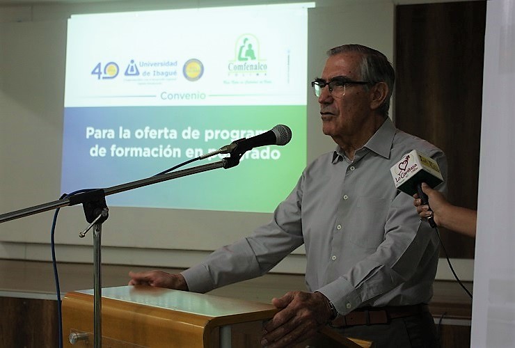 Rector César Vallejo Mejía - Convenio con Comfenalco